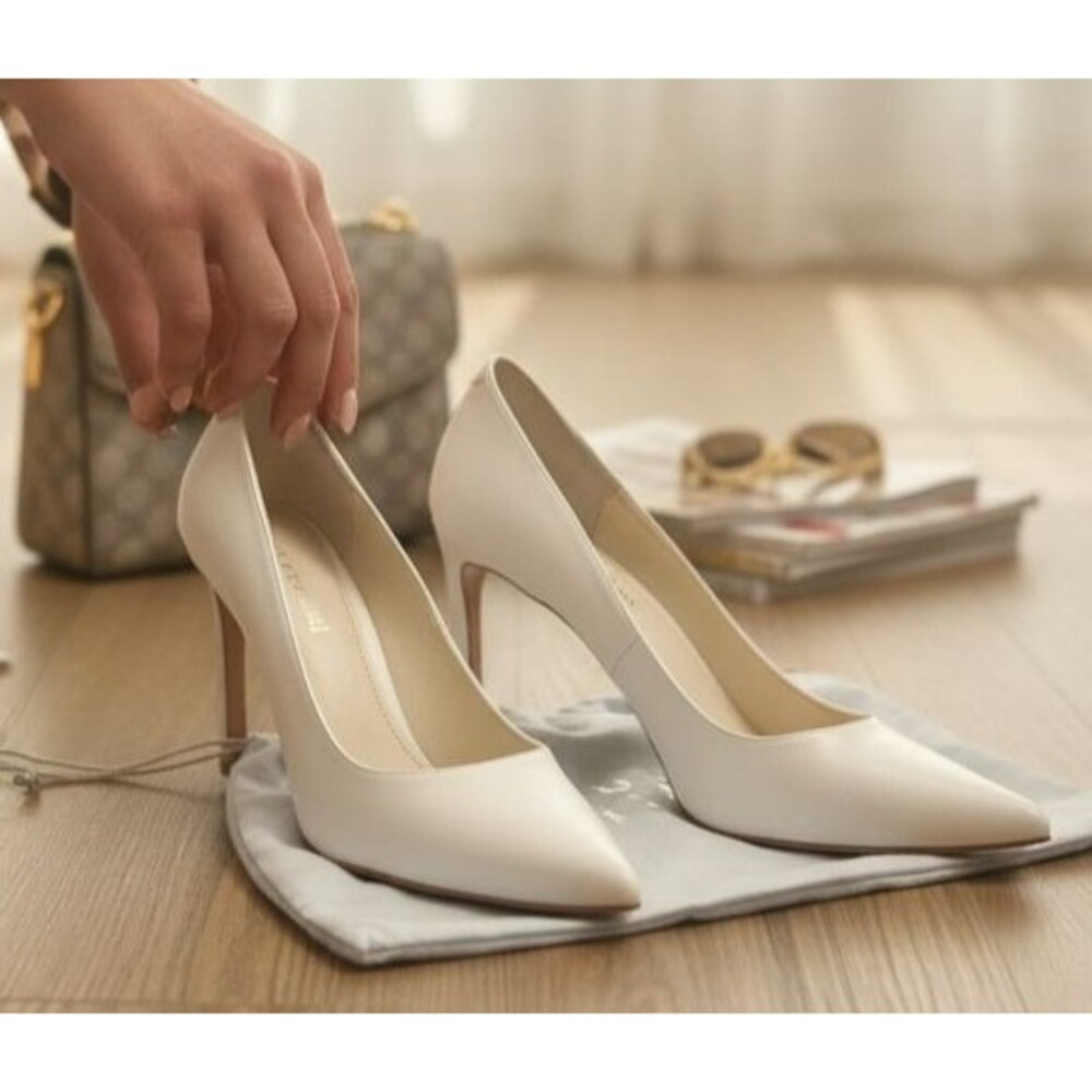 DESIGNER STUART WEITZMAN WHITE LEATHER POINTED TOE HIGH HEEL PUMPS 8.5 M